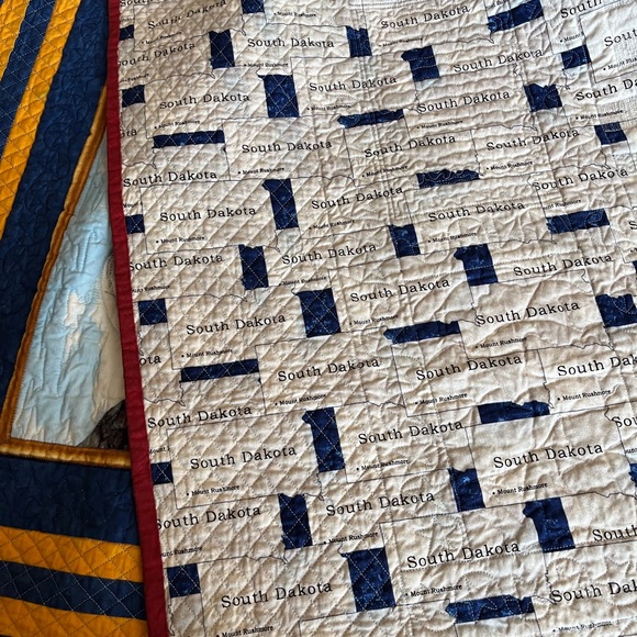 Handcrafted Mt. Rushmore quilted throw - Picture 2 of 8